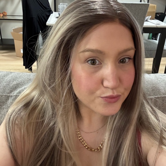 Meet your Posher, Amanda - Picture 5 of 5